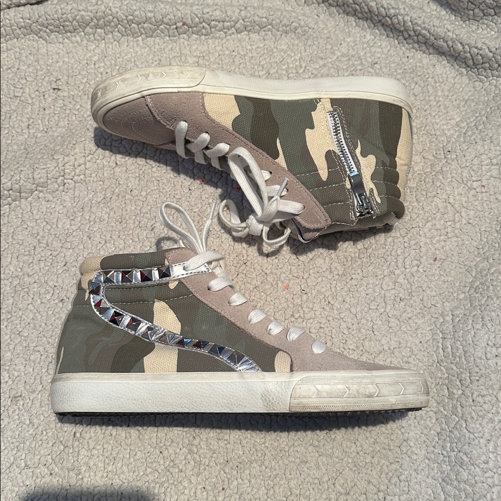 Steve Madden - High Top Sneakers